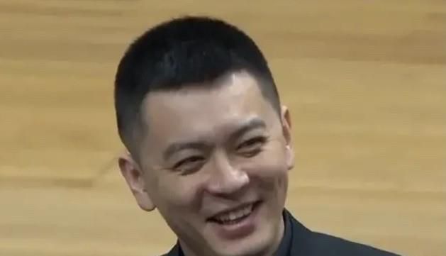 ......叶辰走后，陈泽楷又折返回空中花园。